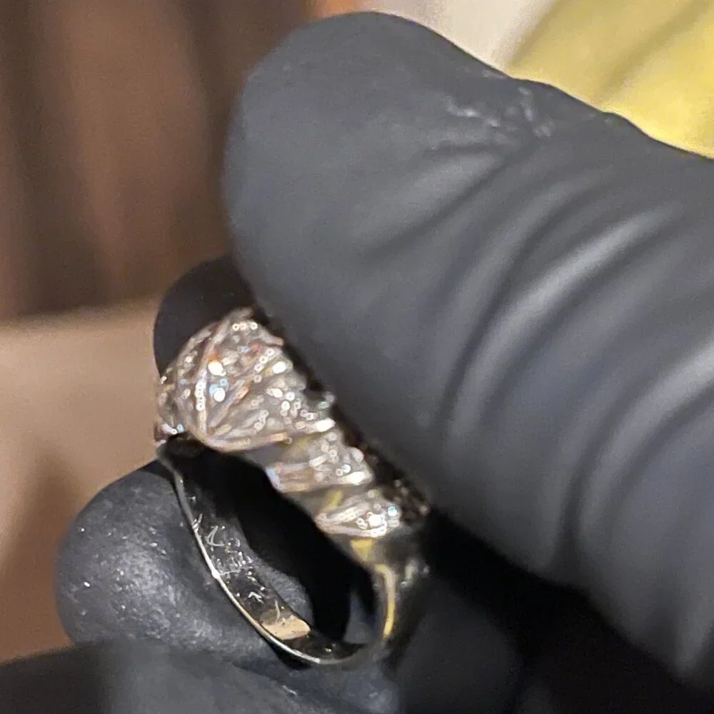 LADYS RING - Picture 4 of 9